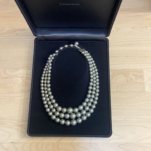 Vintage 1950s triple strand gray beaded necklace